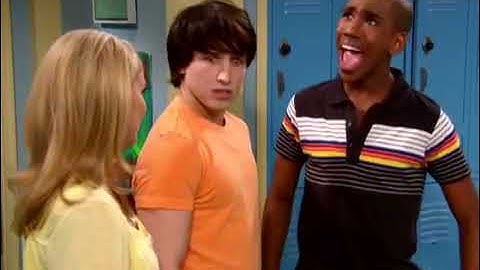 Sag Down Smackdown - So Random! - Disney Channel Official (Disney Channel REUPLOAD)