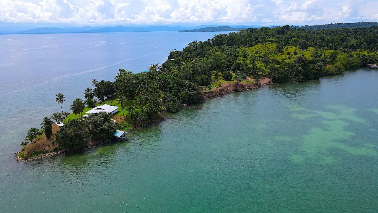 Caribbean oceanfront Home, Move-In Ready with Pool, Boat, and Sustainable Living in Bocas del Toro