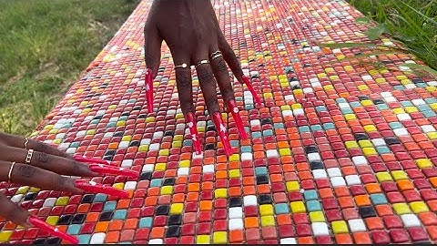 Floor Tapping and Scratching (with XXL Nails)