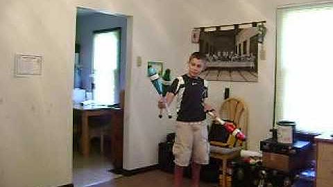 Dubé Juggling Presents: 3 Club Scissors Catch Tutorial from Vanden