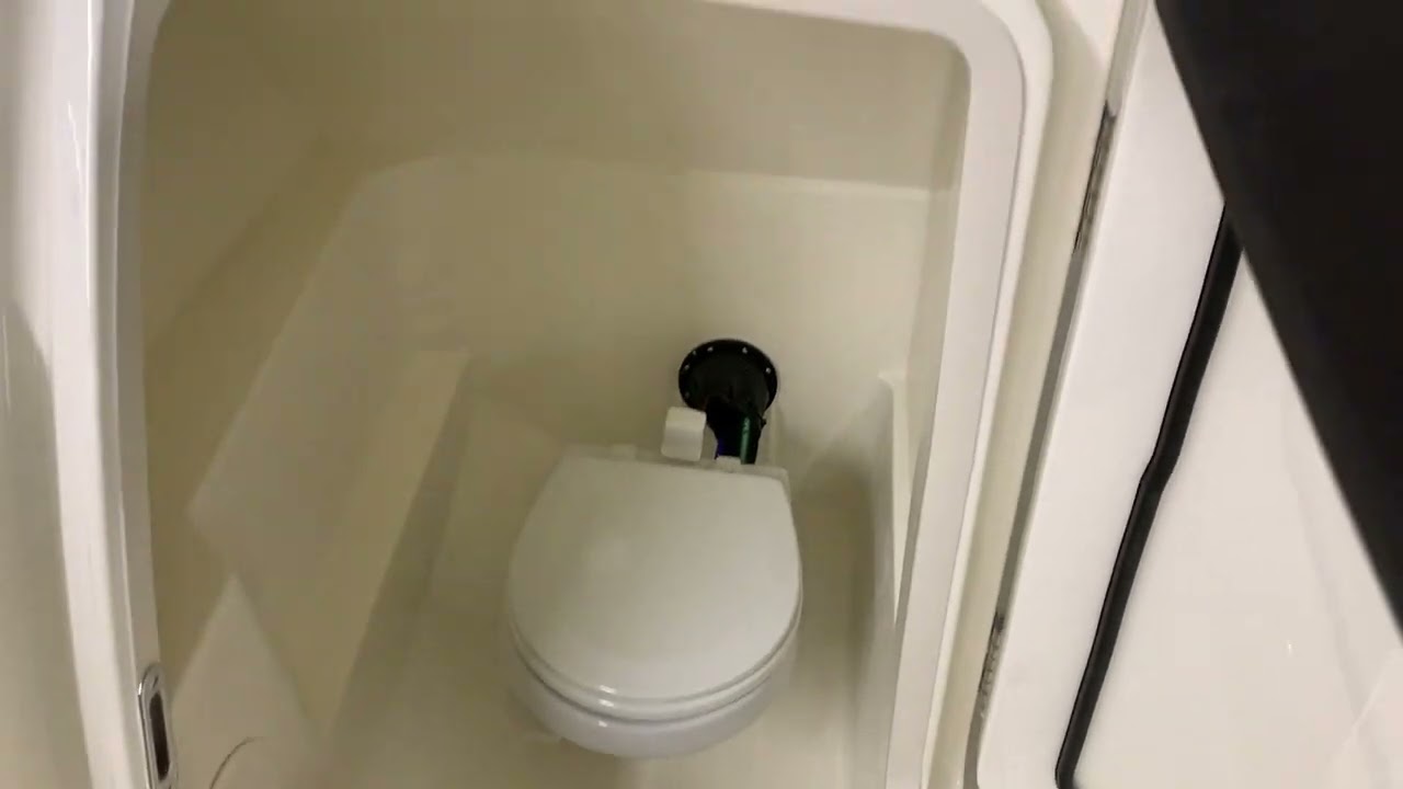 240 Boston Whaler Vantage FOR SALE at Clemons Boats Sandusky Ohio