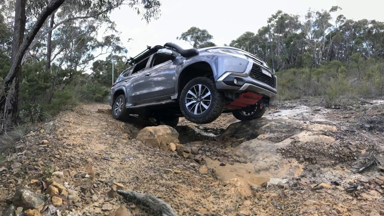 Mitsubishi Pajero Sport Mt Hay 2017 - YouTube