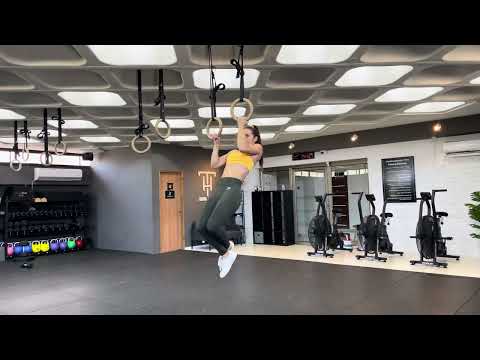 Uneven Ring Pull Ups