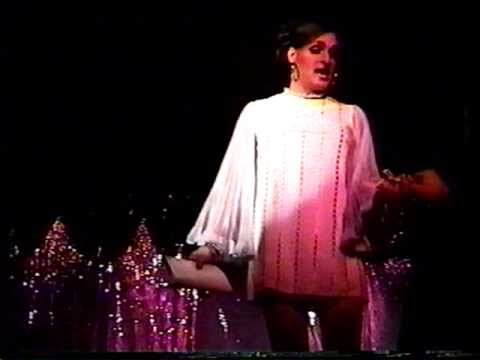 Theme from Valley of the Dolls - kd lang- performe...