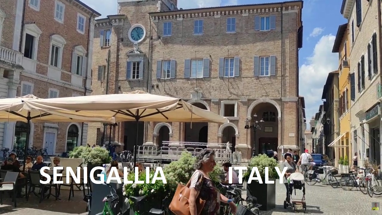 Senigallia ,Passeggiata per Corso 2 giugno , Marche Italy