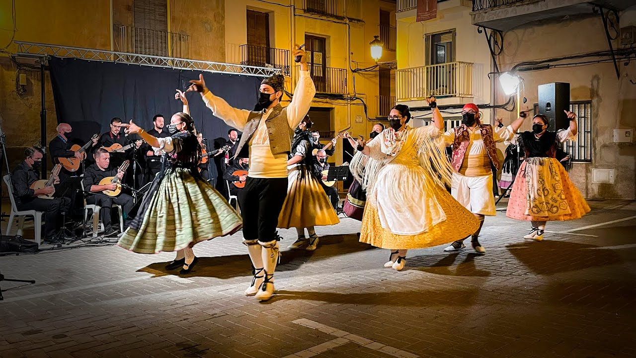 BALL PLA DE SANT MATEU - FONT D'AIXART