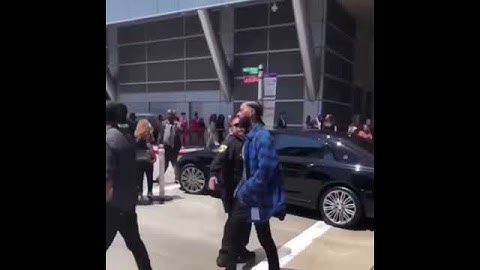 Nipsey Hussle Slaps A Man Outside B.E.T Awards.