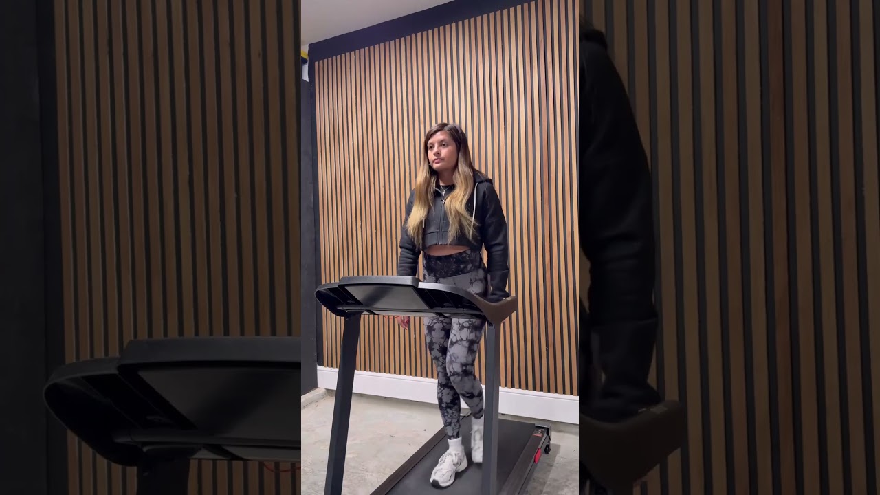 Foldable Treadmill: Auto Incline & Bluetooth Control  