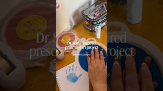 Dr. Seuss Thing 1 and Thing 2 handprint art project for little learners #activityforkids