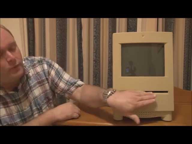 Apple Macintosh Color Classic (1993) Start Up, Full Tour and