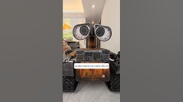 Con robot đần độn đi làm kiếm tiền mua thức ăn