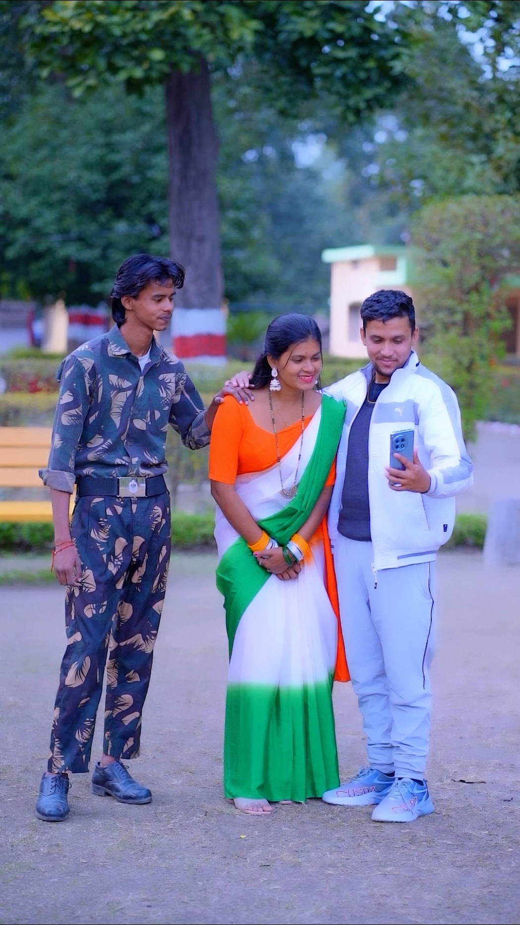 Duniya se alg h dil ka lagana tera re