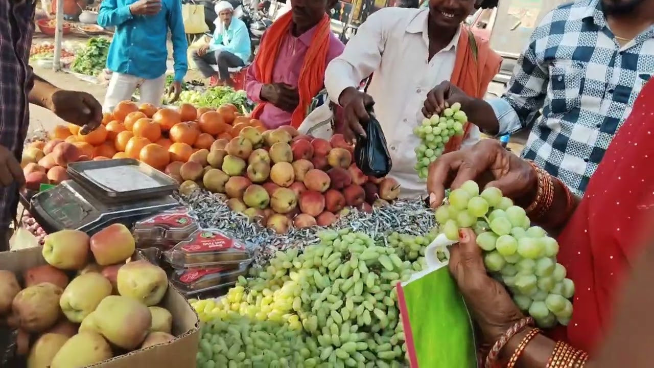 Aaj Ham Aur Dadi Gaye Market 