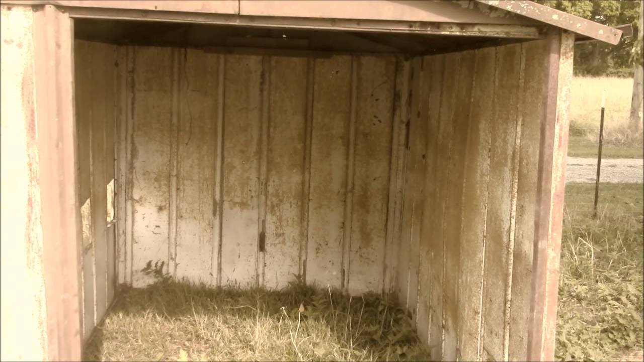 How to make a chicken coop for cheap - YouTube