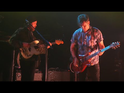 Modest Mouse (+) 05 - Tiny Cities Made of Ashes