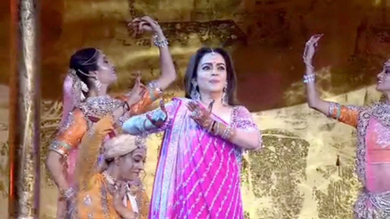 Nita Ambani dances to Krishna Bhajan Achyutam Keshavam