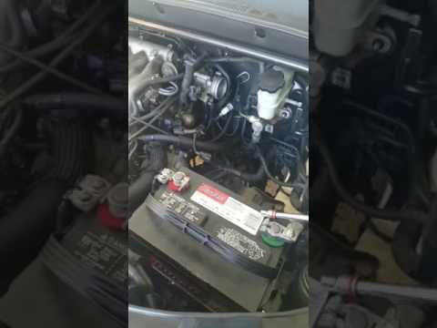 Kia Sportage 2006 (V6) knock sensor & camshaft sensor - YouTube