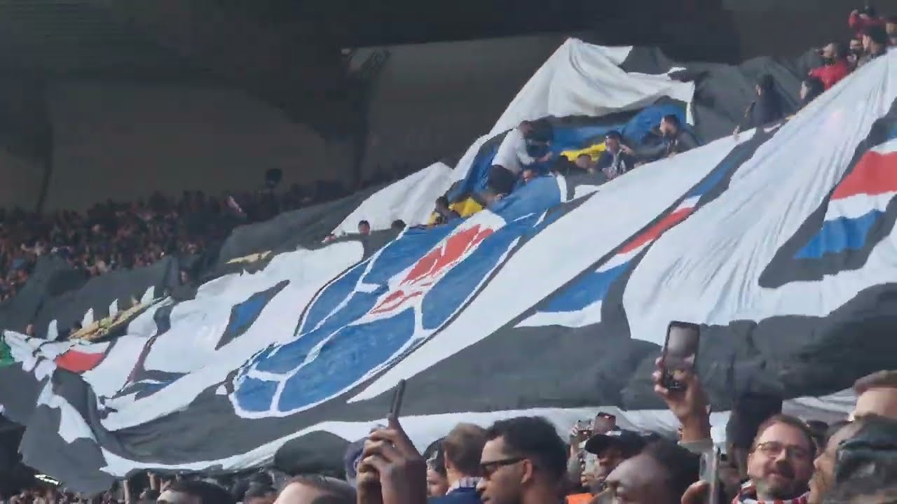PSG-ARSENAL : Le TIFO de L'intérieur !!!