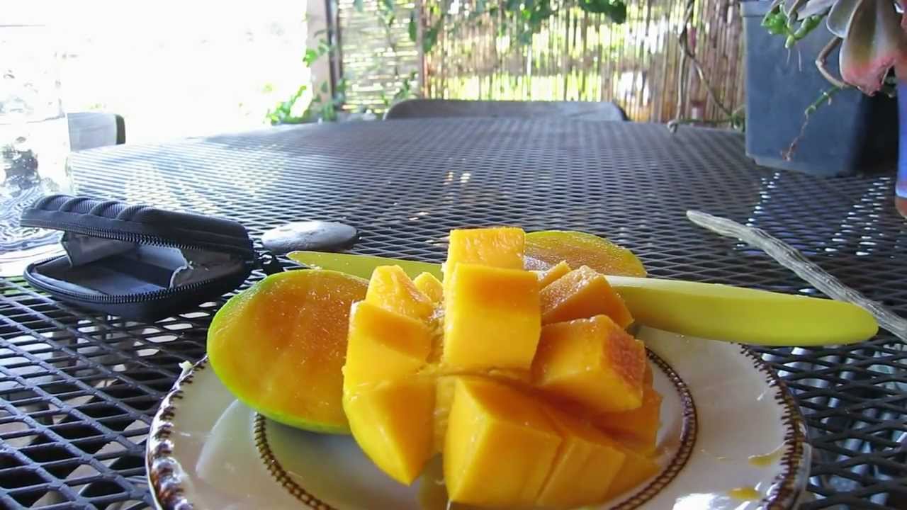 How to Cut a Maui Mango