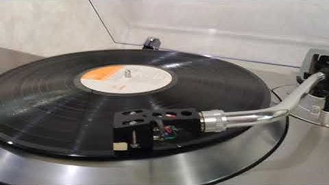 Technics SL-1301 with Shure M44MB cartridge working video