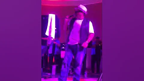 Norberto Robles El Sonero interpreta el merengue  ...