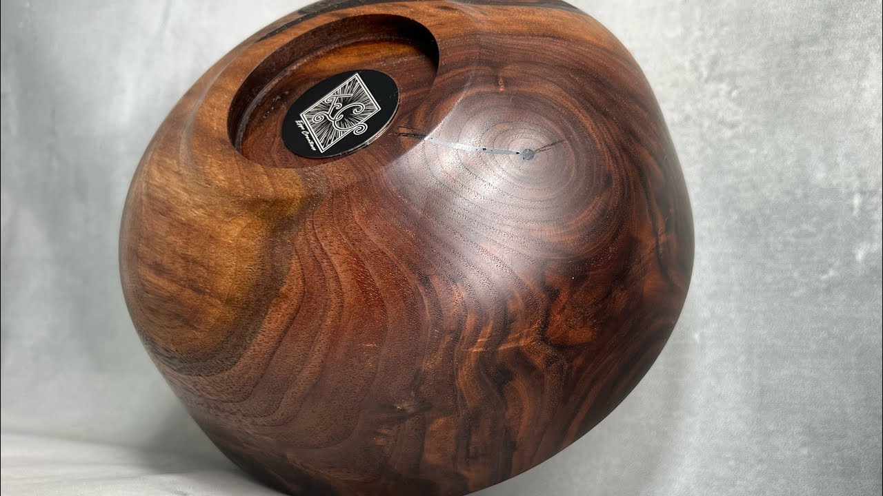 10 Walnut bowl with walnut oil finish. : r/woodworking