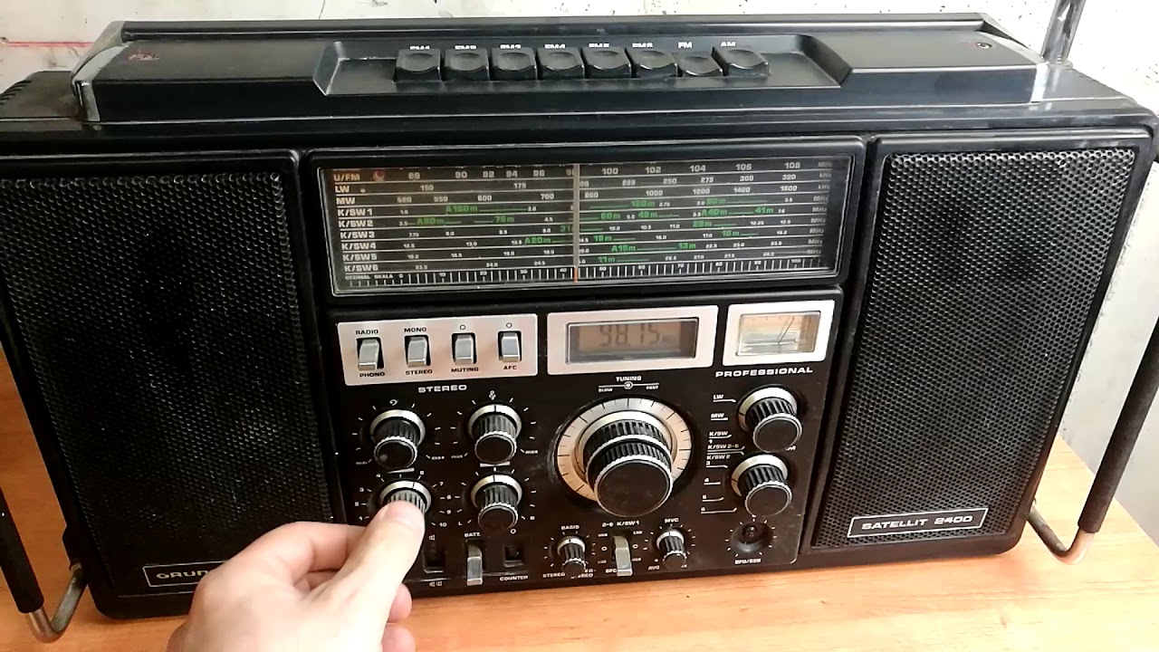 Grundig Satellite 2400 STEREO RADIO YouTube