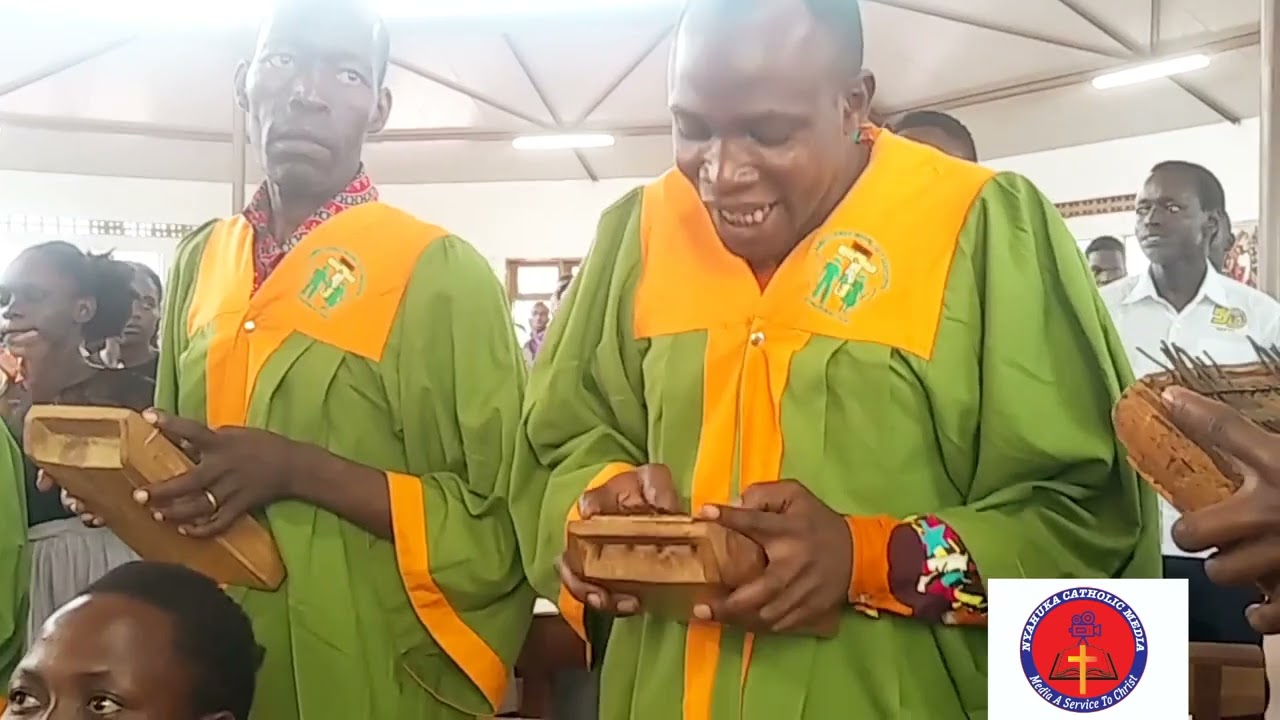 OFFERTORY ABU LOKASUBAN BY SOROTI CATHOLIC DIOCESE STUDENTS ASSOCIATION MASS ANIMATION AT UMCC KYU