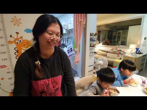 一家四口跨年火鍋！趕去買食材，開心乾杯迎接2025｜咚4y0m13d，桐10y9m