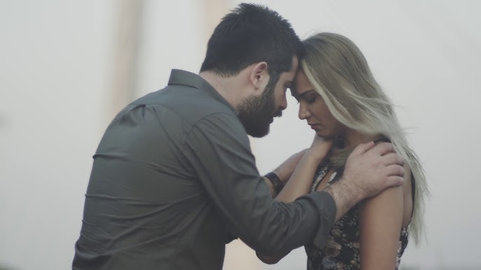 Spermatozoid bilan qoplangan ayollarning suzish tanasi