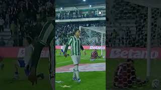 NO APAGAR DAS LUZES! Lucas Alves, do Juventude, balançou as redes no fim da partida contra o Avaí.