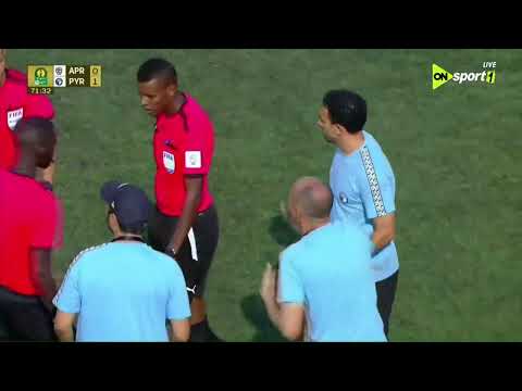 لحظة طرد مدرب بيراميدز بسبب سلوكه مع الحكم