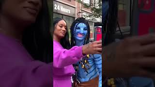 😱NYC reacts: Avatar Cosplay Bodypainting