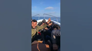 قراب سريع يحمل الحراقة الجزائرين الى إسبانيا 