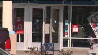 Thanksgiving Day shoppers will have to cross state lines
