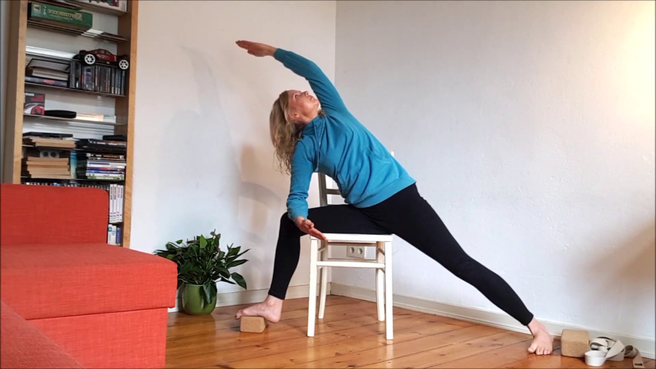 Yoga auf dem Stuhl Schulter und HüftFLOW YouTube Yoga auf dem Stuhl Schulter und HüftFLOW YouTube