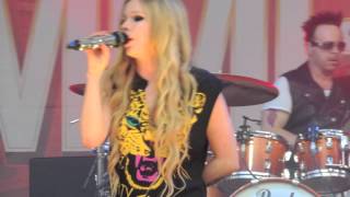 Avril Lavigne - Here's to Never Growing Up LIVE