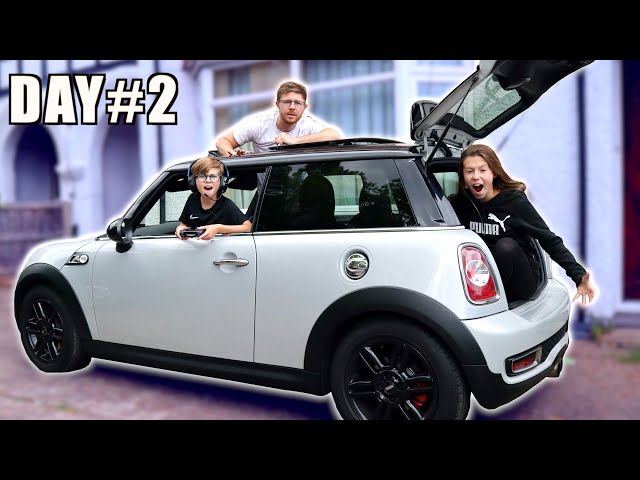 LAST TO LEAVE THE MINI CAR WINS! *THE3HALLS*