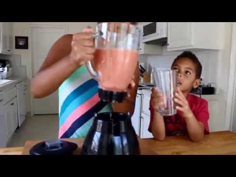 how-to-make-healthy-strawberry-&-banana-smoothies-(easy)