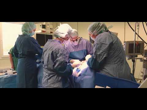 Video: 3 Möglichkeiten, einen Schnitt nach einer Schilddrüsenoperation zu pflegen
