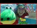 Outdoor Pool Toy Hunt and Race Swimming Gus the Gummy Gator vs. Rainbow