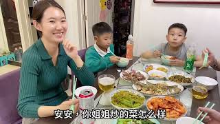 叔婶经常帮忙照顾果果,做顿大餐来感谢,媳妇一激动还来个大拥抱