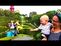 Диснейленд Париж. Гуляем по лабиринту Алисы в стране чудес в  Fantasyland. Disney world. 0+