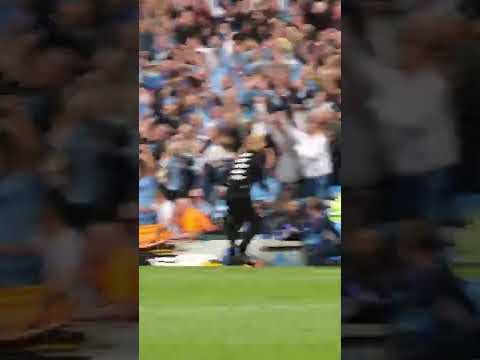 فرحة جوارديولا بعد اعلان تتويج مانشستر سيتي رسميا بلقب البريمرليغ  