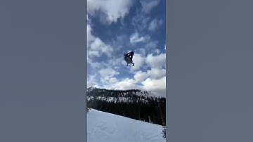 Hilarious Laugh 😂 @CalebKesterke #sledheadzzz #snowmobile #epic #sendit #polaris #winter #laugh