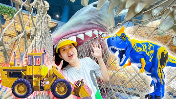 Changcady chui vào hàm cá mập khổng lồ, giải cứu cá đuối, xe máy xúc, khủng log - Part 233