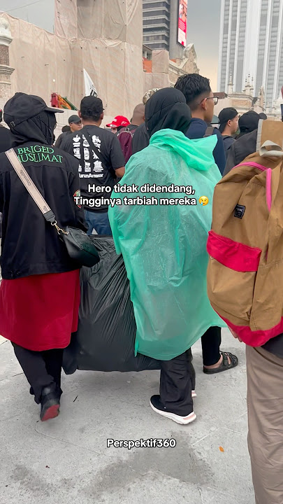 Mereka mula kutip sebelum orang ramai beredar, tapi bagaimana masih ada 20 ribu kg sampah bersepah?