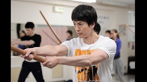 『イン・ザ・ヒーロー』映画オリジナル予告編