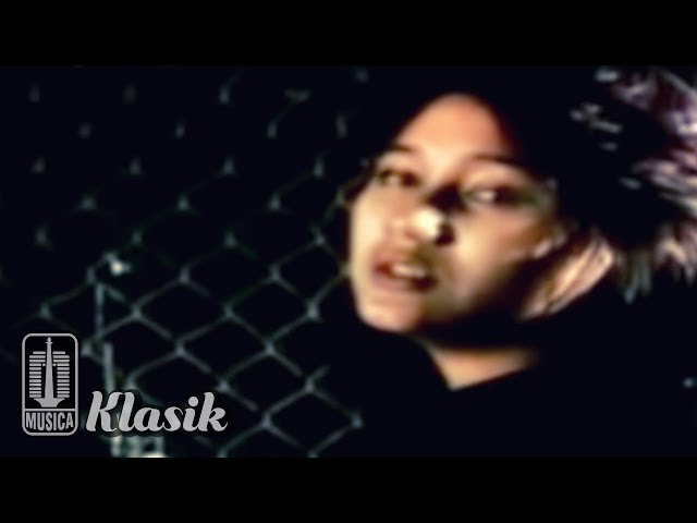 Nike Ardilla - Biarlah Aku Mengalah (Official Karaoke Video) class=