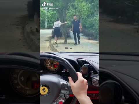 tai nạn ferrari 488